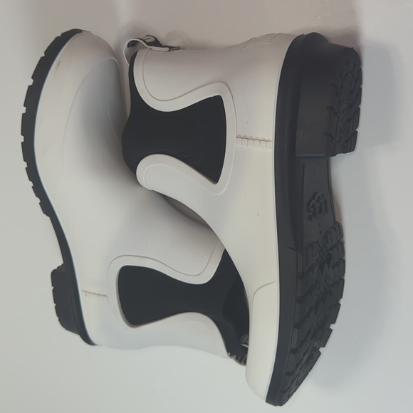 UGG White and Black Ankle Rain Boots Size 10 - Picture 5 of 16
